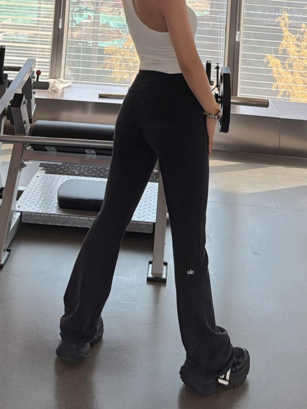 ALO Yoga NWT Sway Bootcut Sweatpant Black Elongating Lounge Pants🖤 - Picture 4 of 16
